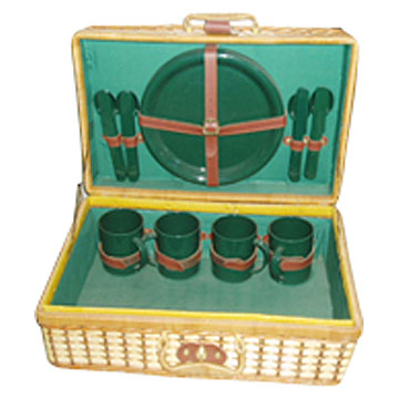 Bamboo picnic basket 